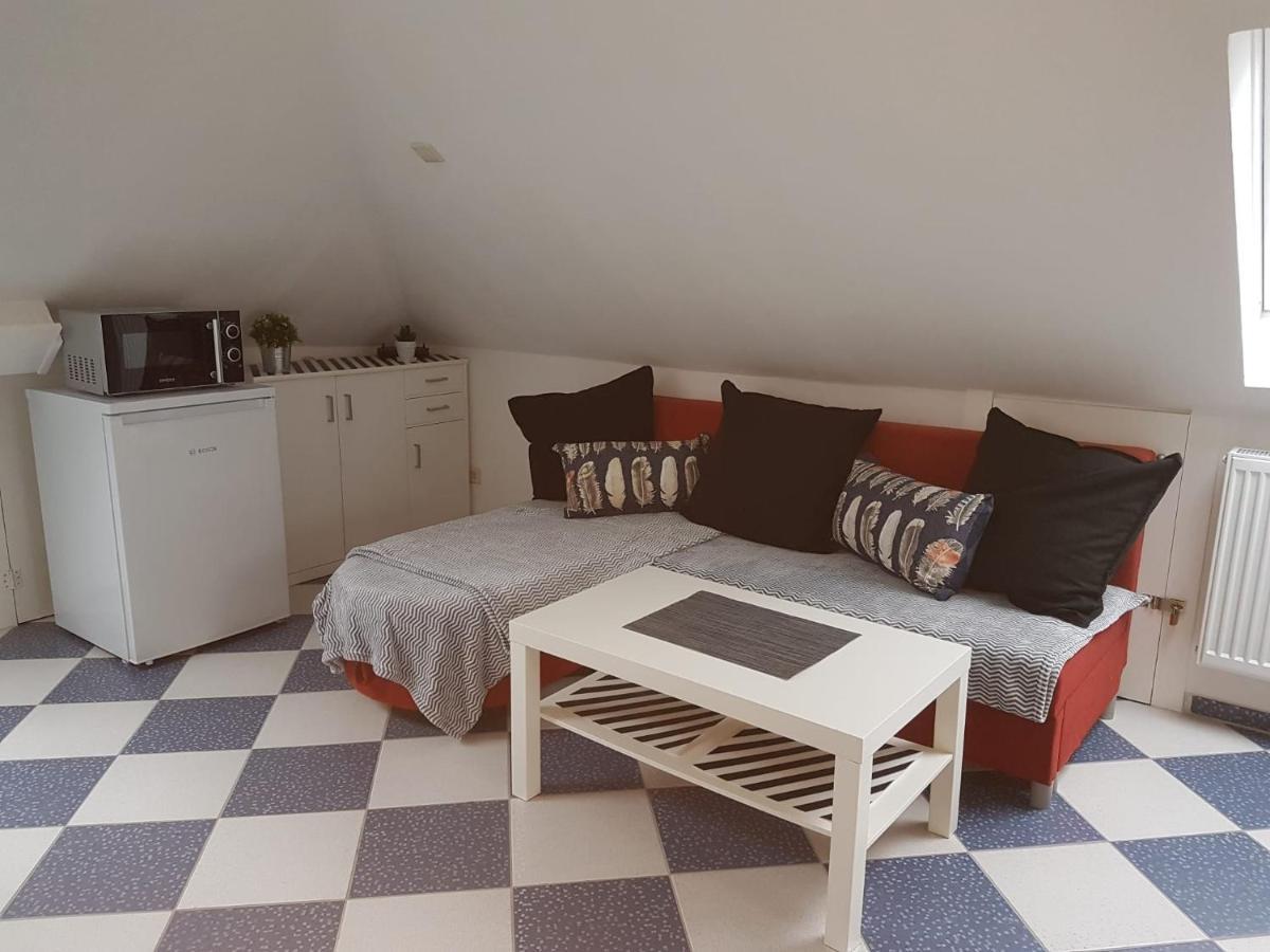 Ruhige Gemuetliche Ferienwohnung In Karlsruhe Daxlanden Fuer Monteure, Pendler, Geschaefsreisen, Wochenendreisen Luaran gambar