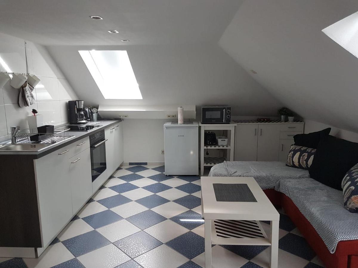 Ruhige Gemuetliche Ferienwohnung In Karlsruhe Daxlanden Fuer Monteure, Pendler, Geschaefsreisen, Wochenendreisen Luaran gambar