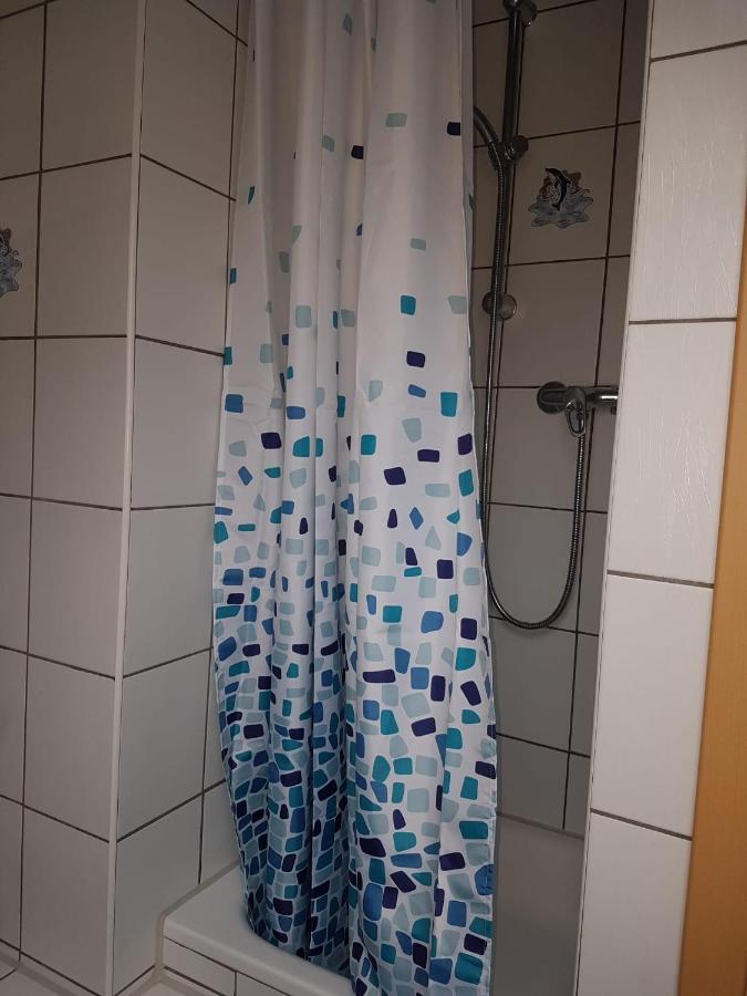 Ruhige Gemuetliche Ferienwohnung In Karlsruhe Daxlanden Fuer Monteure, Pendler, Geschaefsreisen, Wochenendreisen Luaran gambar