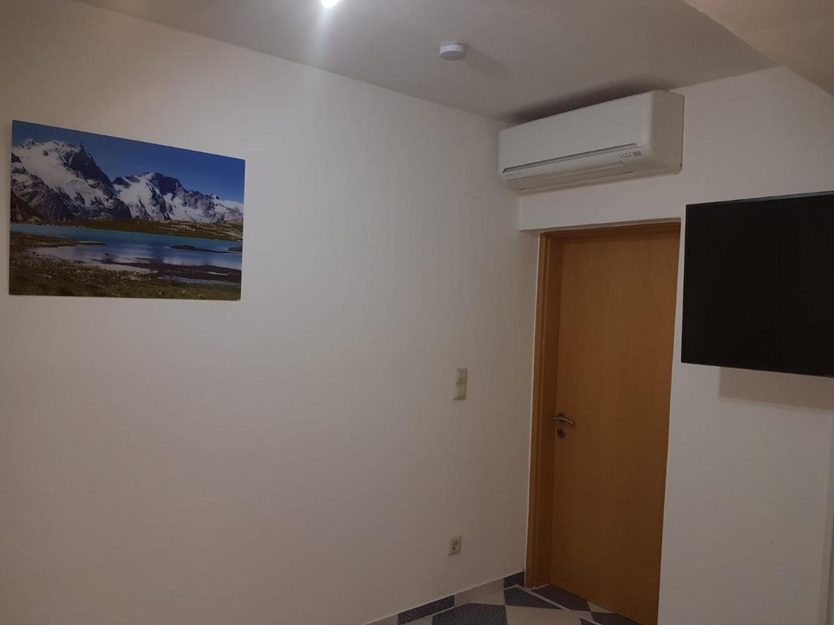Ruhige Gemuetliche Ferienwohnung In Karlsruhe Daxlanden Fuer Monteure, Pendler, Geschaefsreisen, Wochenendreisen Luaran gambar
